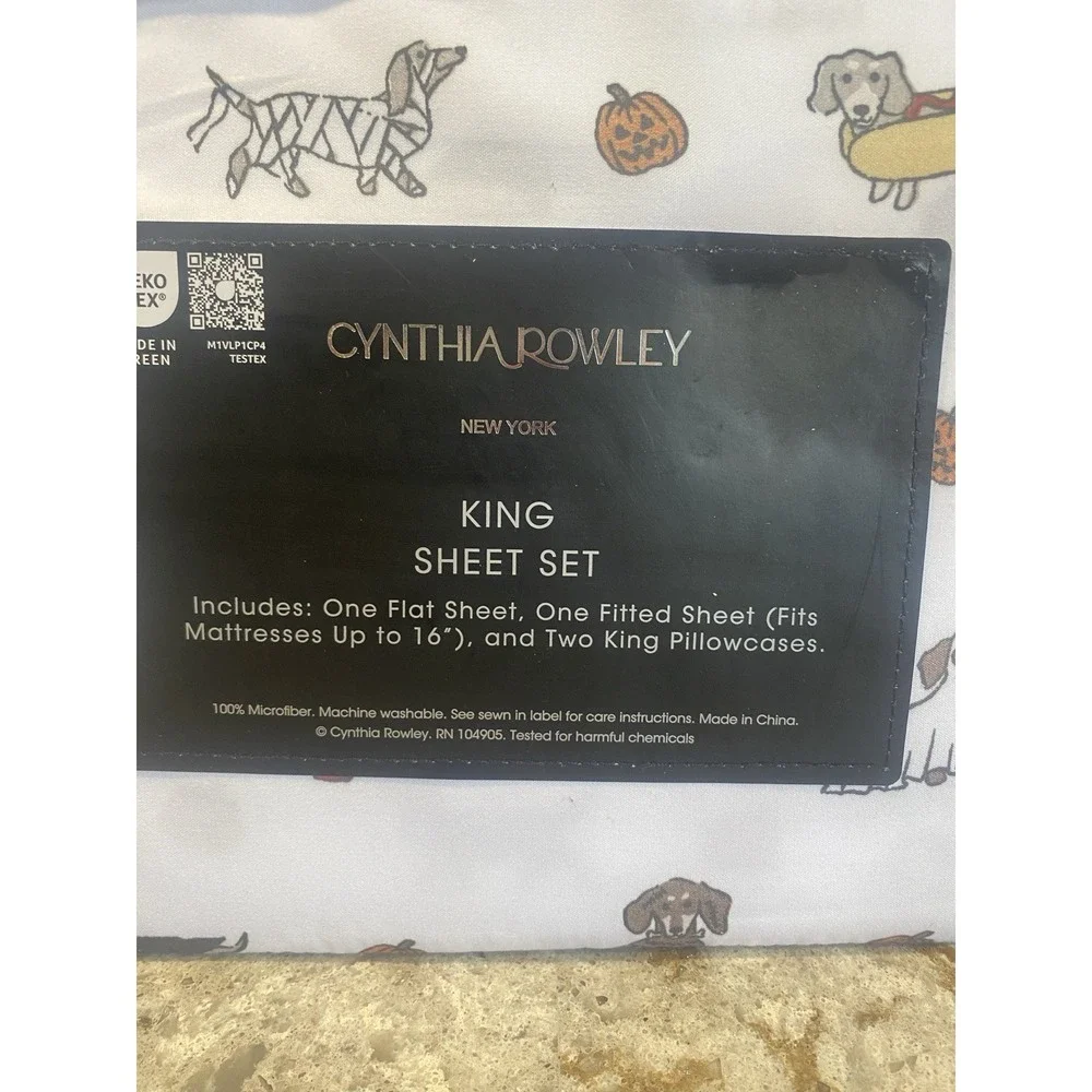 NEW Cynthia Rowley Halloween Sheet Set, KING, Dachshunds Weiner Dogs in Costumes